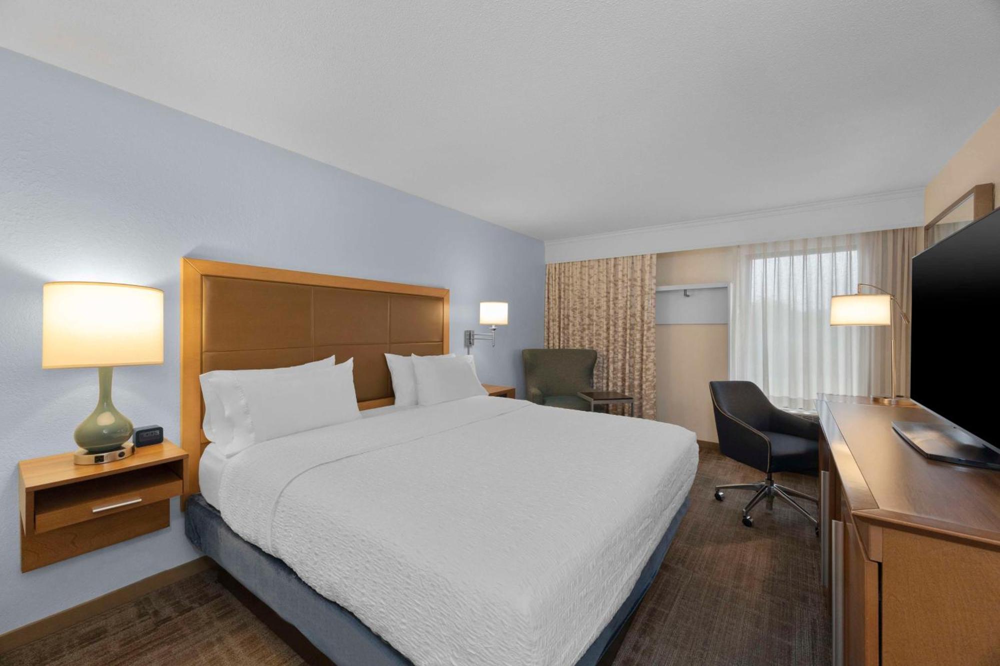Hampton Inn By Hilton Милфорд Экстерьер фото