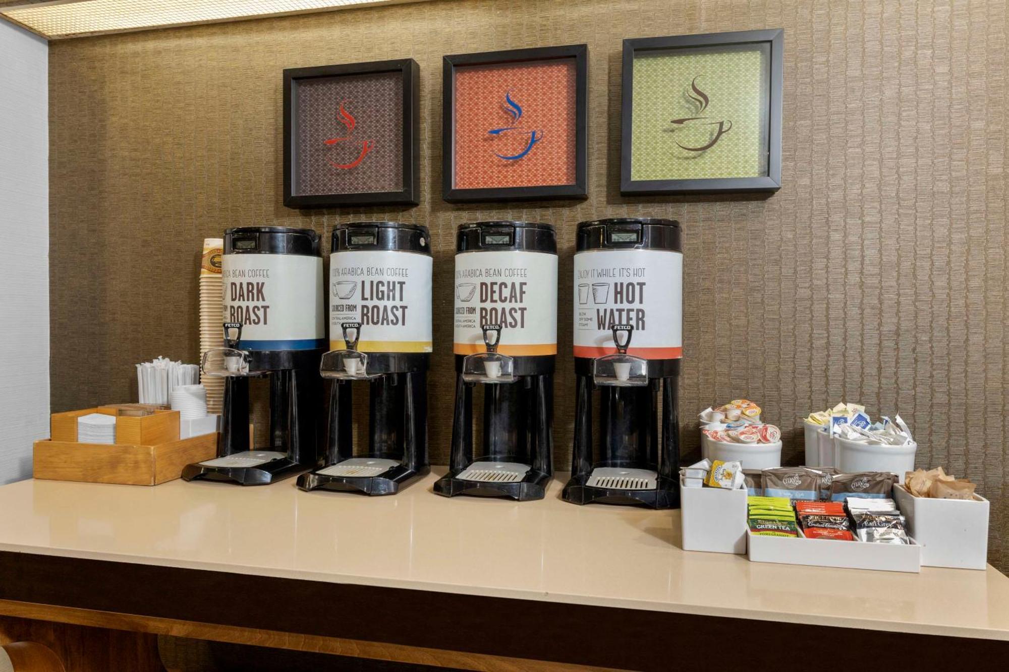 Hampton Inn By Hilton Милфорд Экстерьер фото