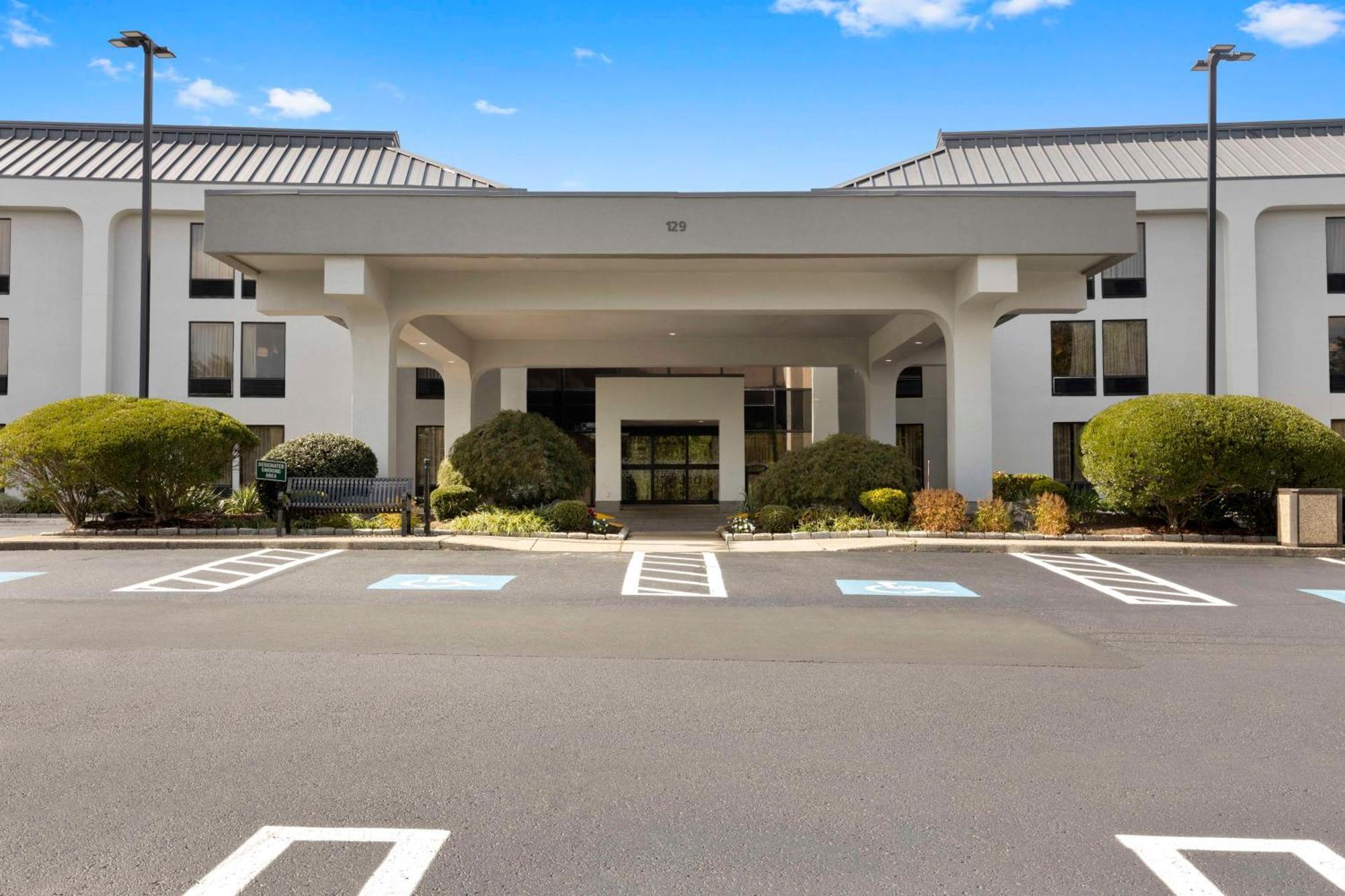 Hampton Inn By Hilton Милфорд Экстерьер фото