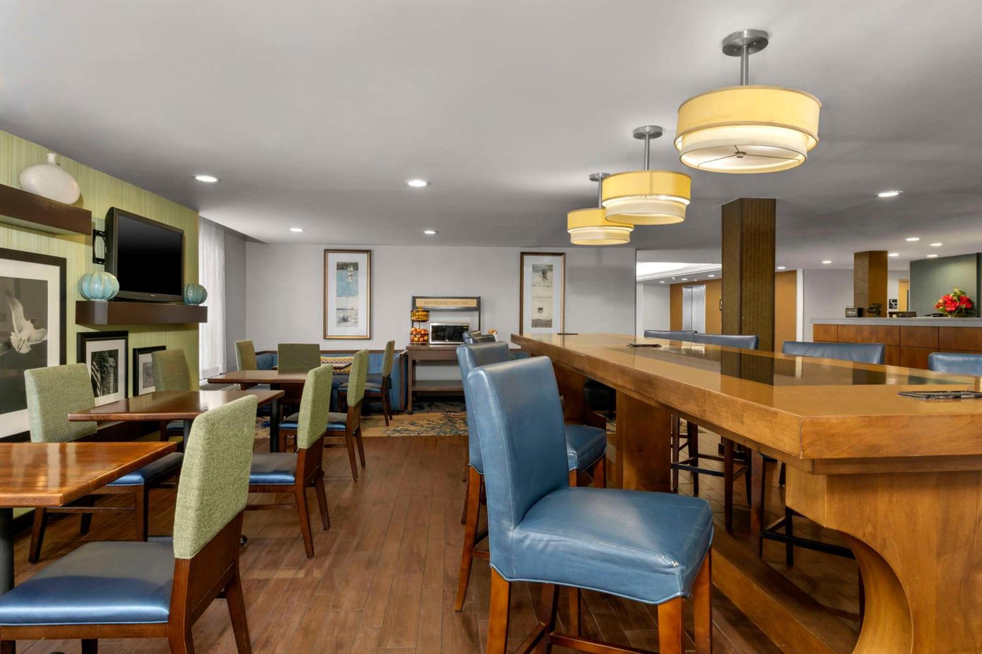 Hampton Inn By Hilton Милфорд Экстерьер фото
